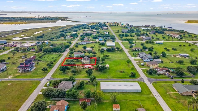 $475,000 | 813 Nelson Avenue, Port Bolivar, TX 77650