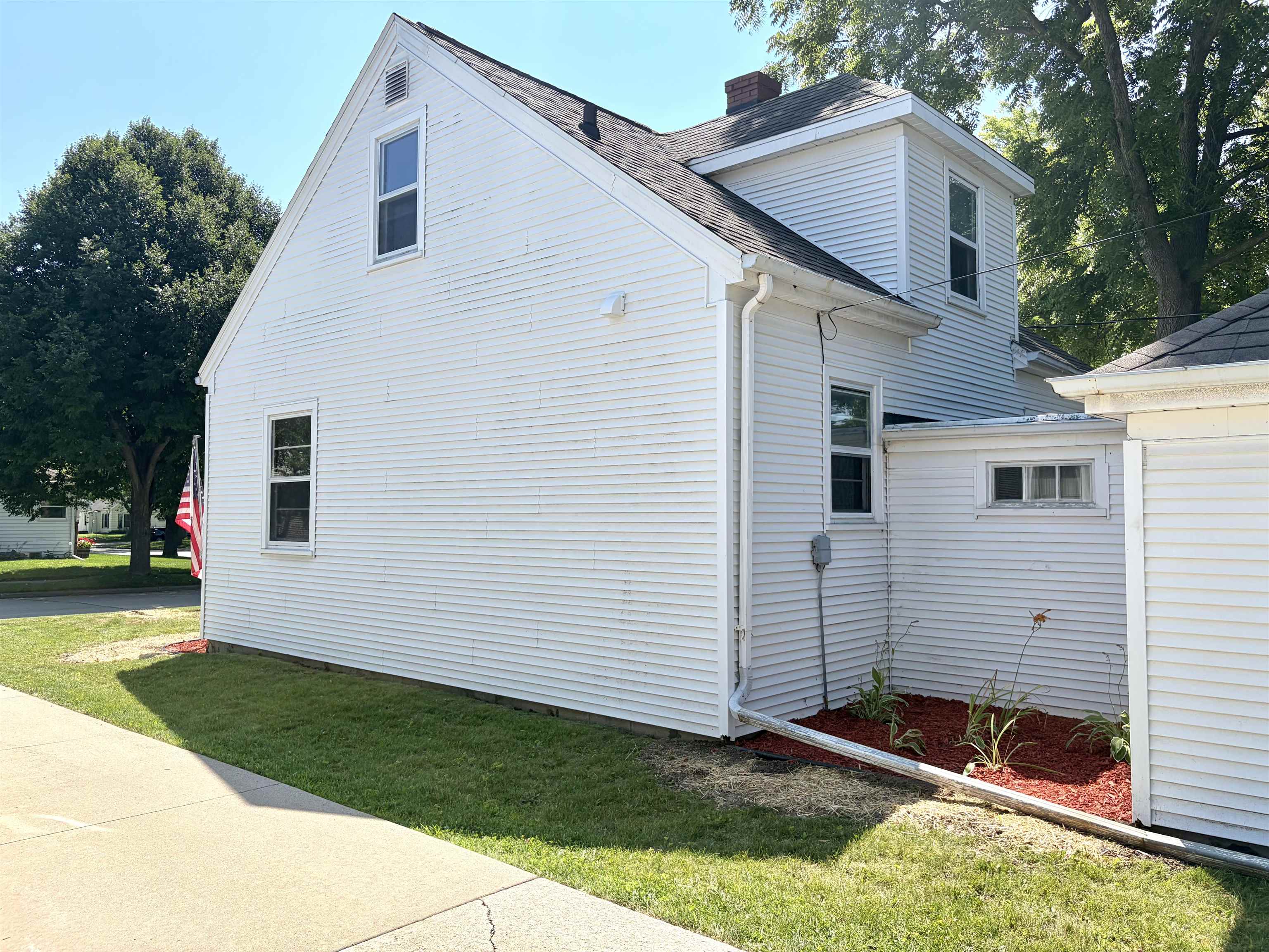 2209 North Clark Street Appleton, WI 54911 - Photo 5 of 33