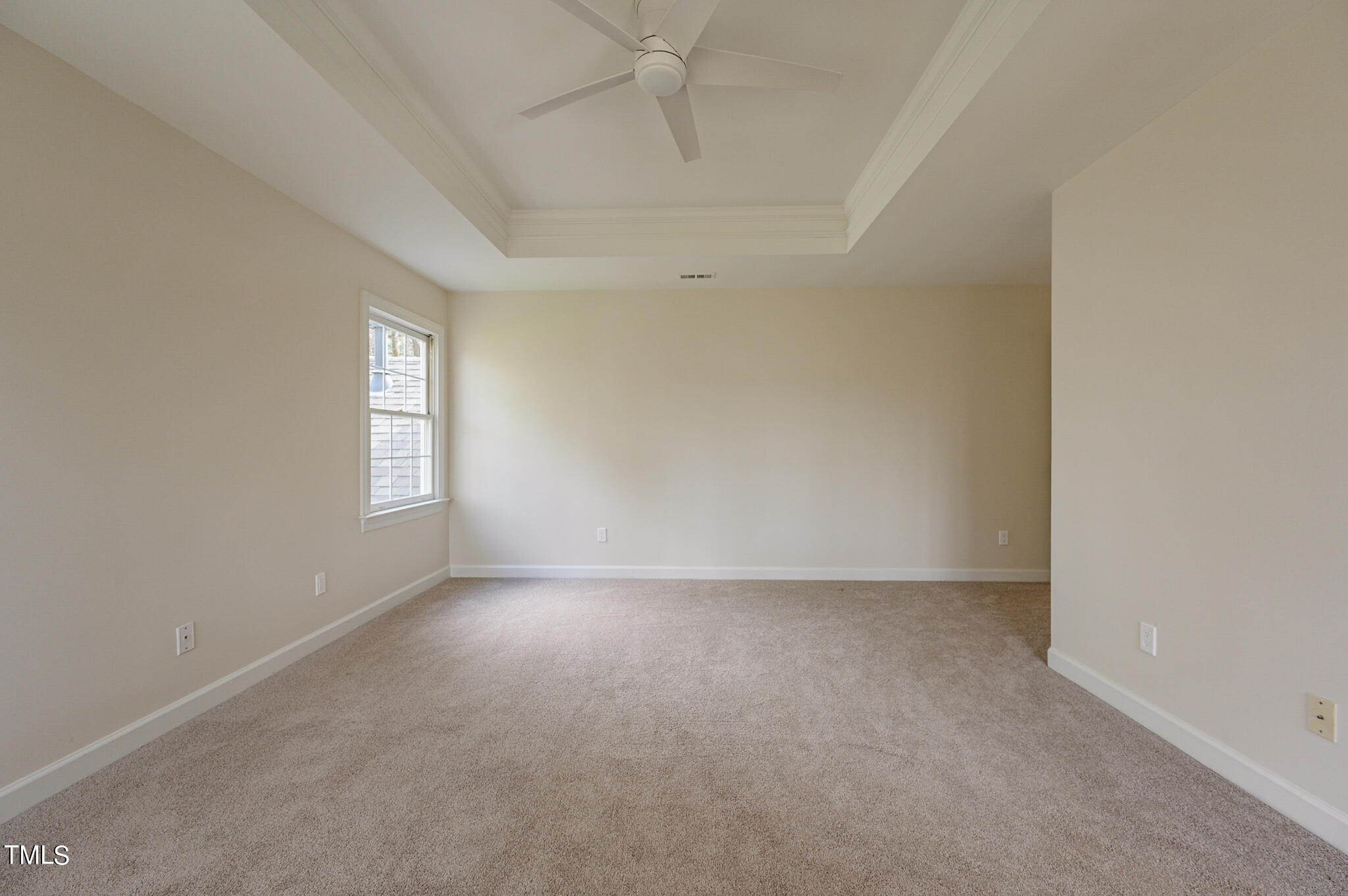 5620 Raddington Street Raleigh, NC 27613 - Photo 20 of 41 an empty room with windows and closet
