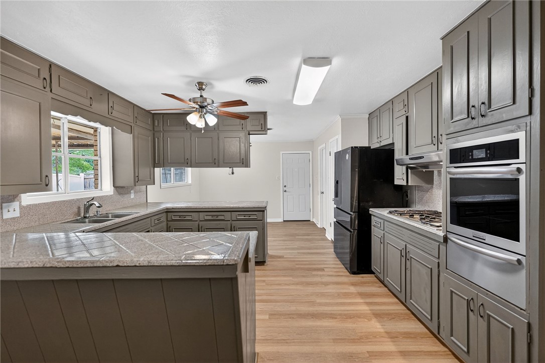 3501 Cavitt Avenue Bryan, TX 77801 - Photo 9 of 40