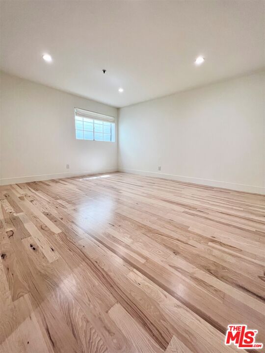 1128 17th Street, Unit E Santa Monica, CA 90403 - Photo 9 of 25 a view of an empty room