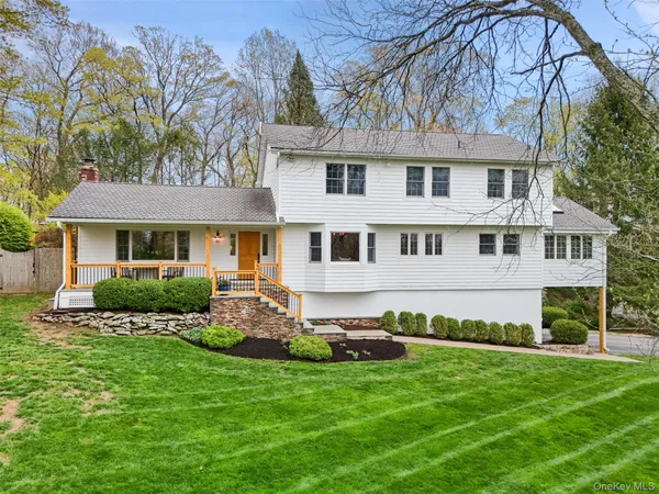$1,295,000 | 43 Sabbathday Hill, South Salem, NY 10590