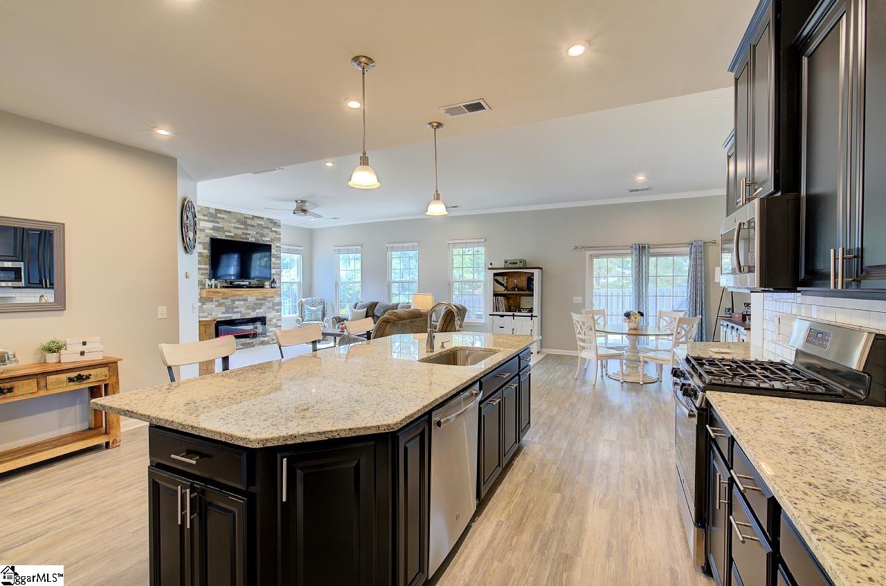 12 Mohegan Way Greenville, SC 29607 - Photo 14 of 36 Gallery Image 14