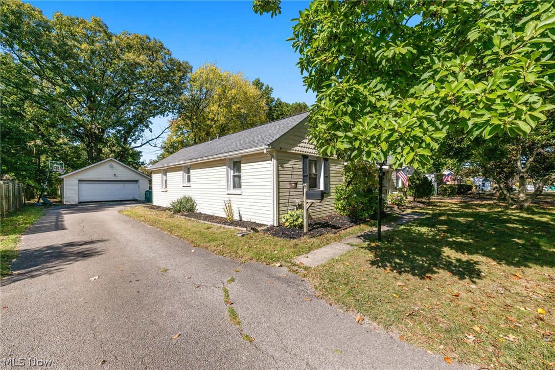 8224 Dartmoor Road Mentor, OH 44060 - Photo 26 of 28