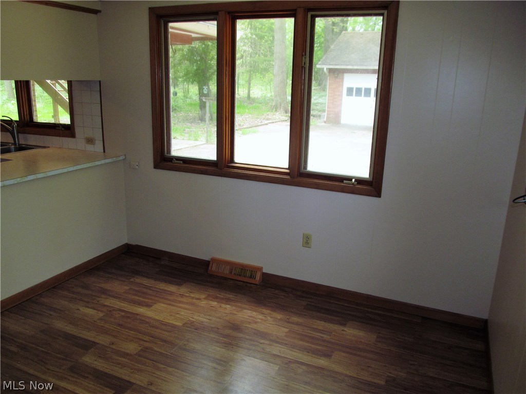 7690 Webster Road Middleburg Heights, OH 44130 - Photo 15 of 21