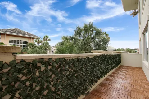 $3,000 | 1203 Town Center Drive, Unit 201, Jupiter, FL 33458