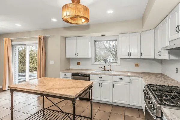 $979,000 | 5 Nita Street, East Northport, NY 11731