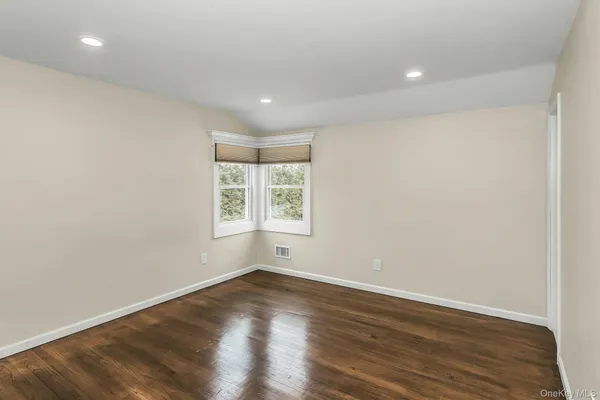 $979,000 | 5 Nita Street, East Northport, NY 11731