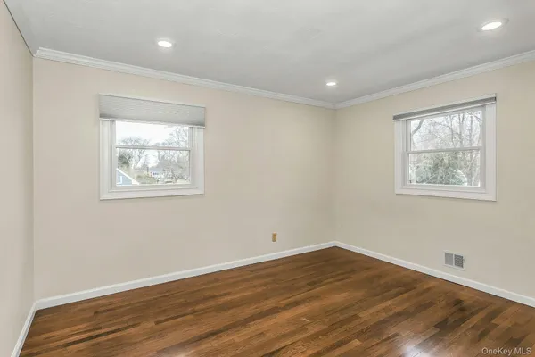 $979,000 | 5 Nita Street, East Northport, NY 11731