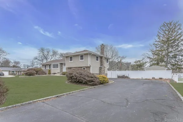 $979,000 | 5 Nita Street, East Northport, NY 11731