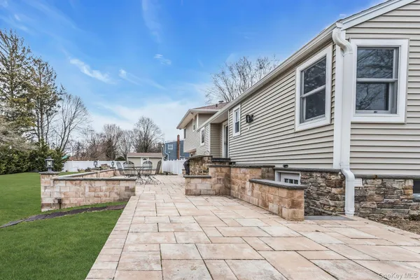 $979,000 | 5 Nita Street, East Northport, NY 11731