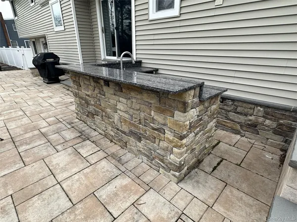 $979,000 | 5 Nita Street, East Northport, NY 11731