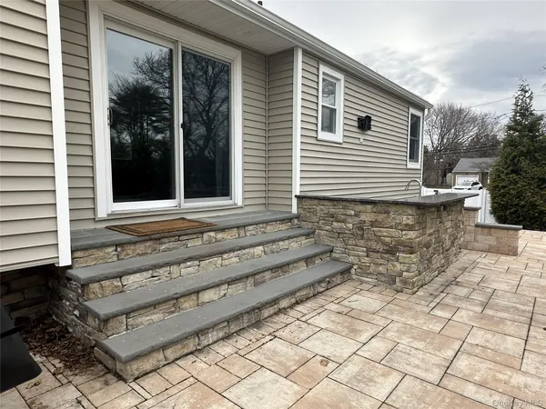$979,000 | 5 Nita Street, East Northport, NY 11731