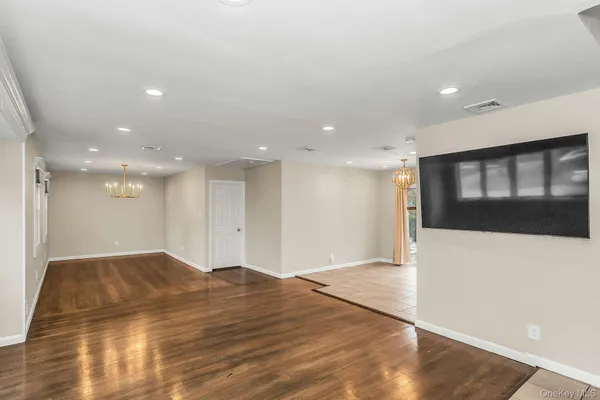 $979,000 | 5 Nita Street, East Northport, NY 11731