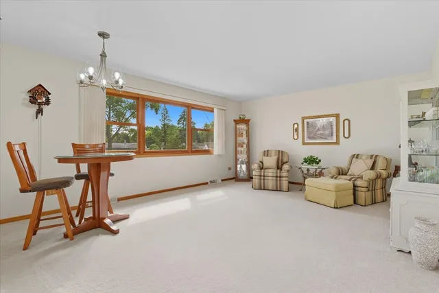 $318,900 | 851 Glenview Avenue, Mundelein, IL 60060