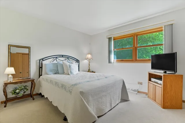 $318,900 | 851 Glenview Avenue, Mundelein, IL 60060