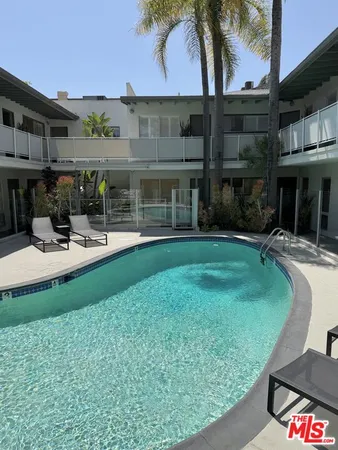 $2,950 | 1145 Larrabee Street, Unit 3, West Hollywood, CA 90069