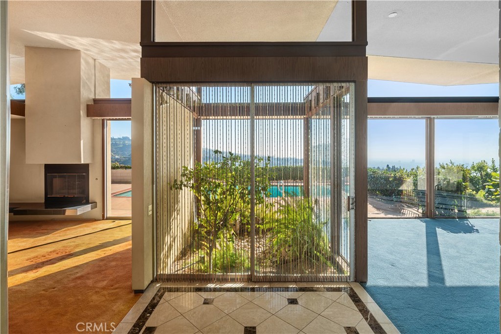 1470 Laurel Way Beverly Hills, CA 90210 - Photo 11 of 54