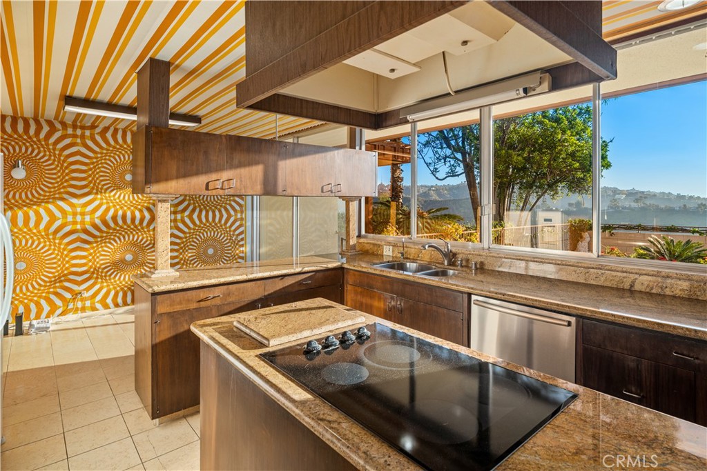 1470 Laurel Way Beverly Hills, CA 90210 - Photo 16 of 54