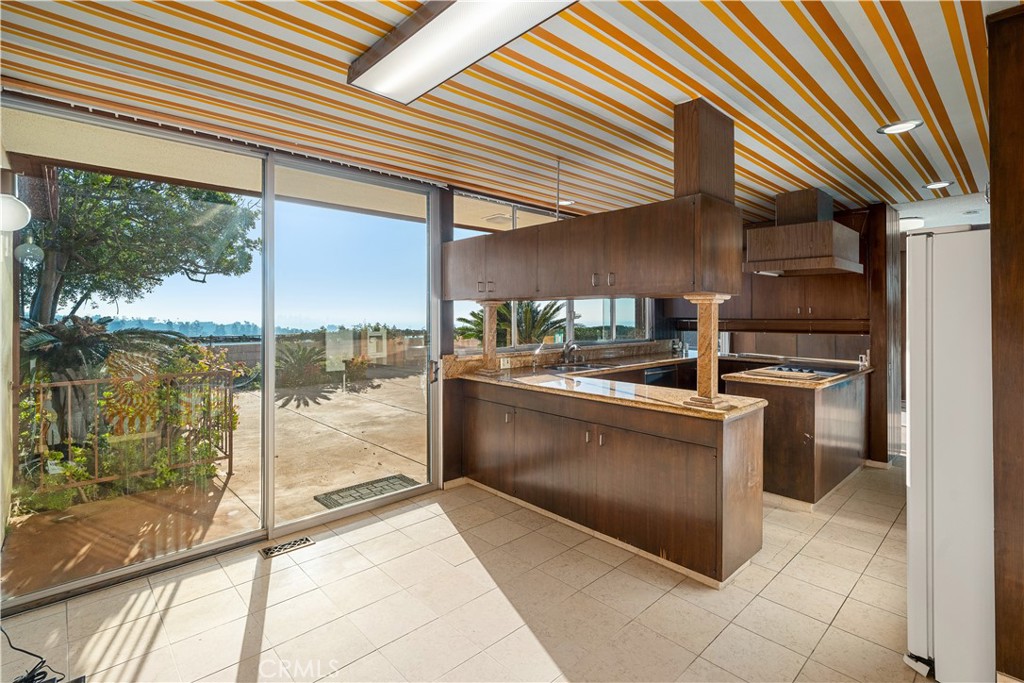 1470 Laurel Way Beverly Hills, CA 90210 - Photo 19 of 54