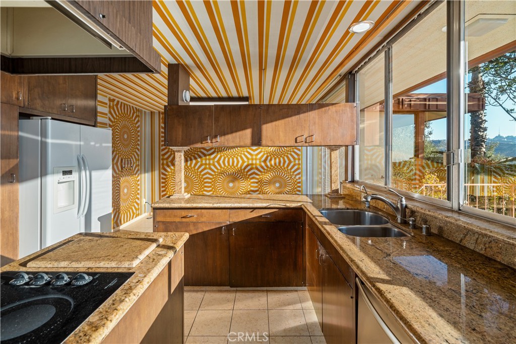 1470 Laurel Way Beverly Hills, CA 90210 - Photo 20 of 54