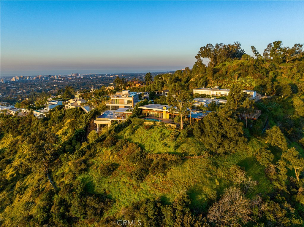 1470 Laurel Way Beverly Hills, CA 90210 - Photo 48 of 54