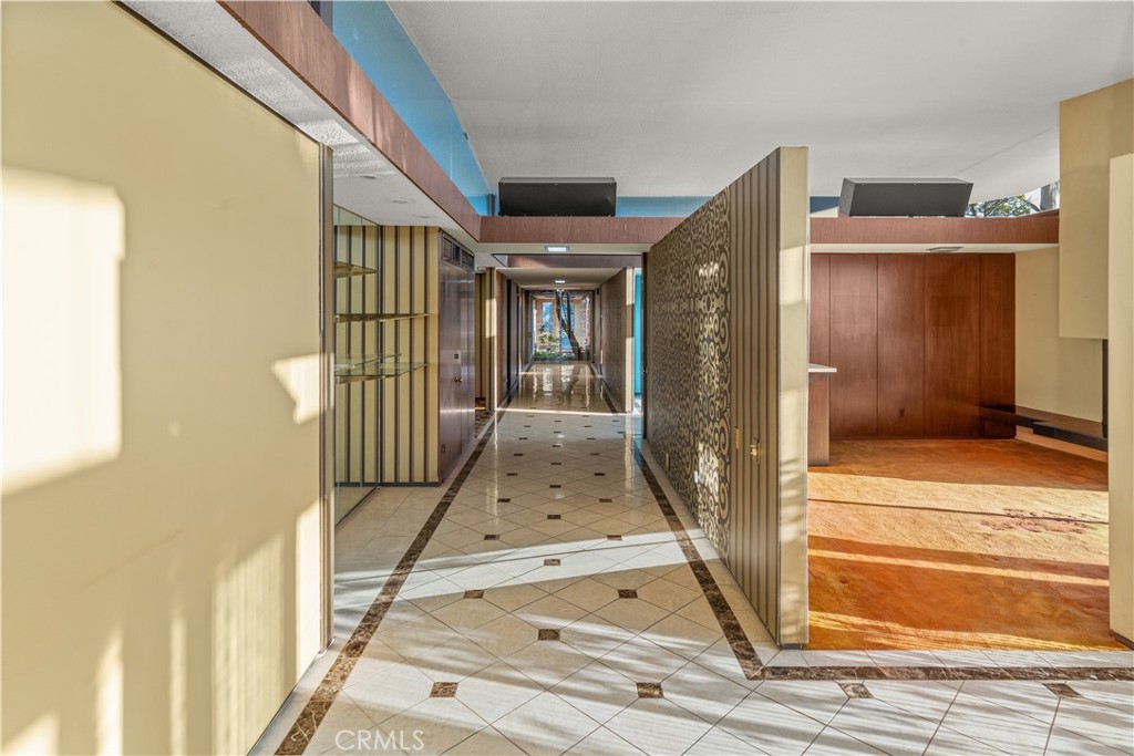 1470 Laurel Way Beverly Hills, CA 90210 - Photo 6 of 54