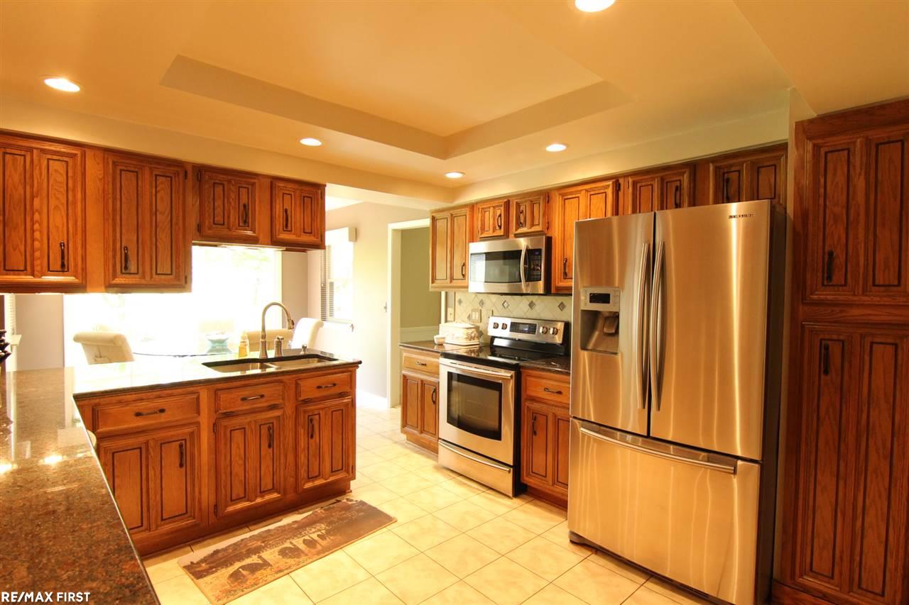 710 Lion Street Rochester Hills, MI 48307 - Photo 24 of 41