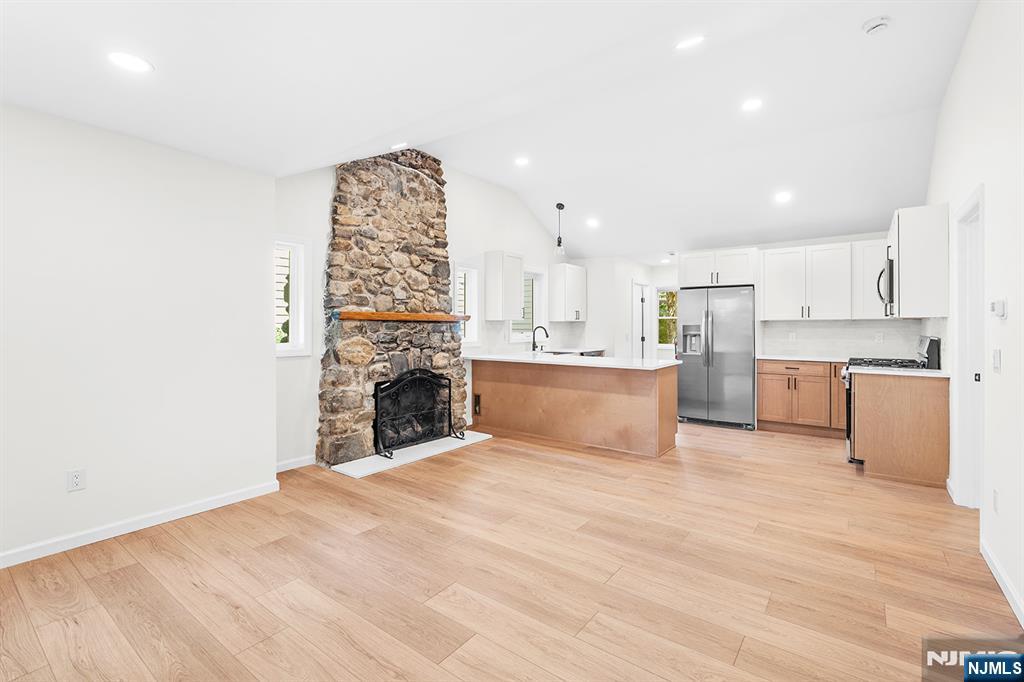 39 Old Road Ringwood, NJ 07456 - Photo 5 of 27