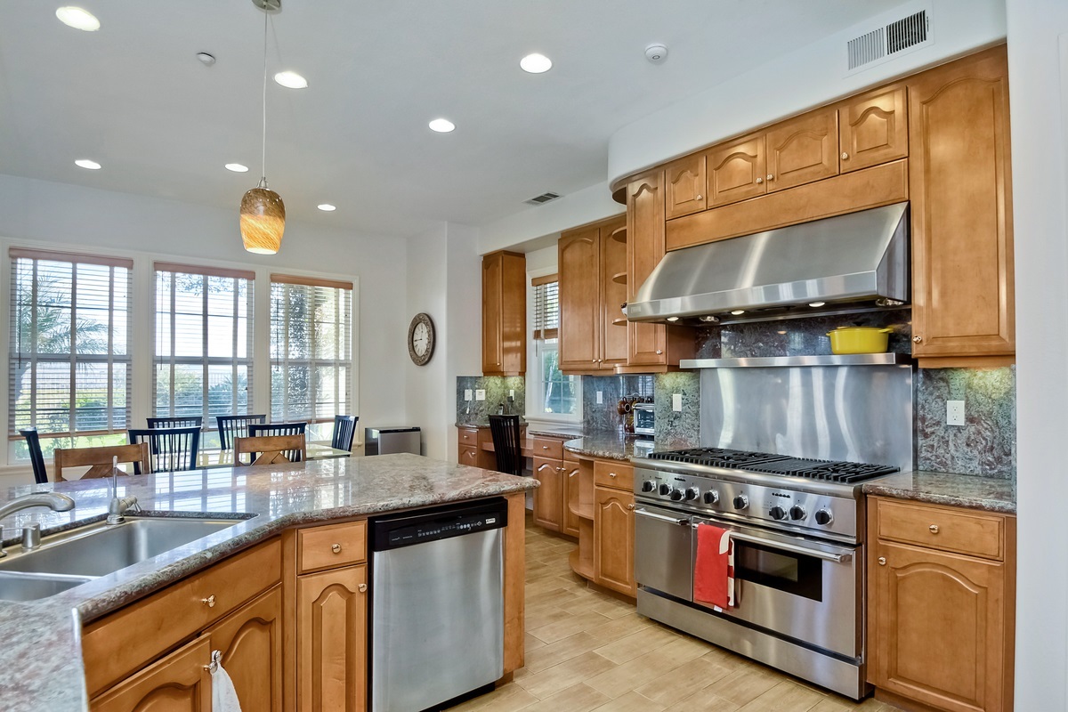 1709 Aryana Drive Encinitas, CA 92024 - Photo 11 of 25