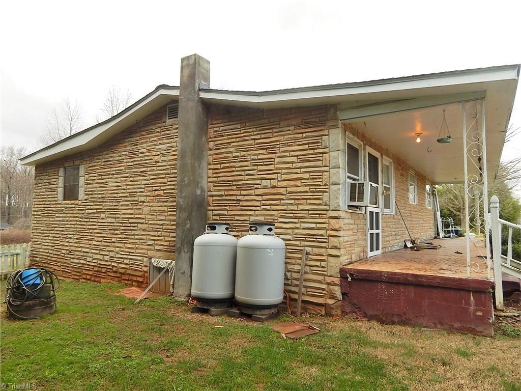 8607 Hudson James Road Summerfield, NC 27358 - Photo 19 of 30 Exterior side view