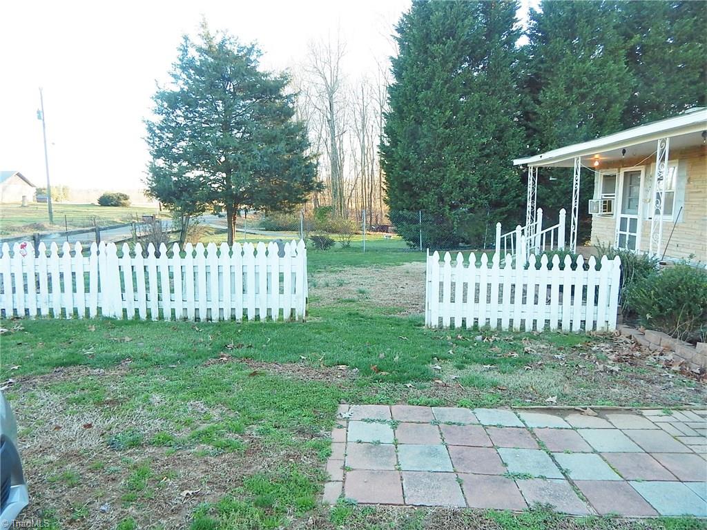 8607 Hudson James Road Summerfield, NC 27358 - Photo 23 of 30 Front yard