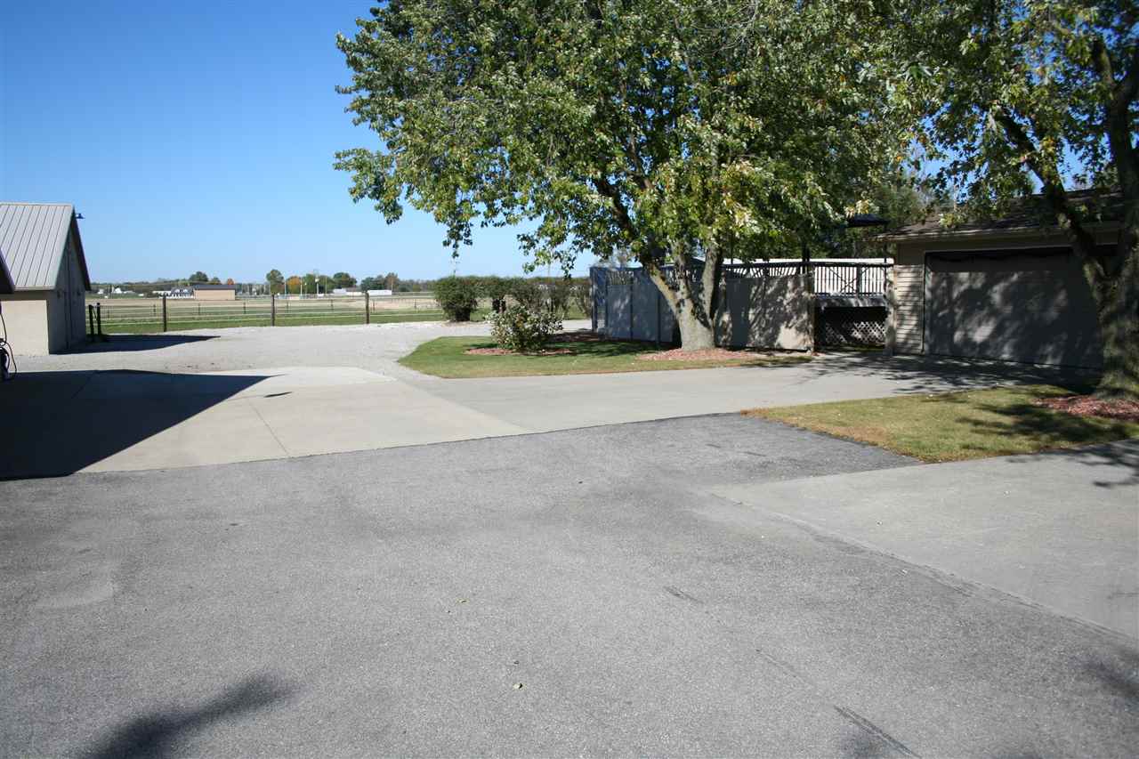 12731 Witmer Road Grabill, IN 46741 - Photo 5 of 36