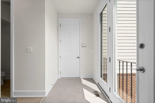 $715,169 | 1013 Captain Richards Court, Marshall, VA 20115