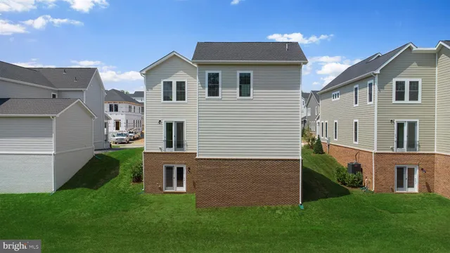 $715,169 | 1013 Captain Richards Court, Marshall, VA 20115