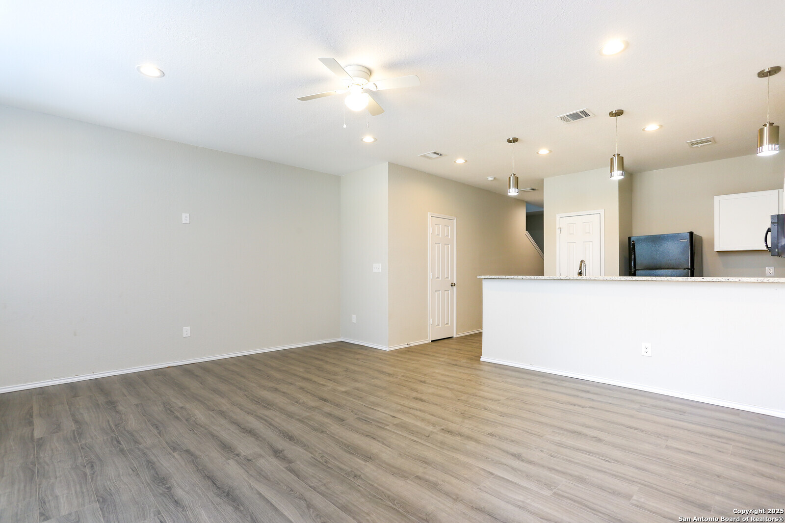 6922 Crestway Road San Antonio, TX 78239 - Photo 5 of 17