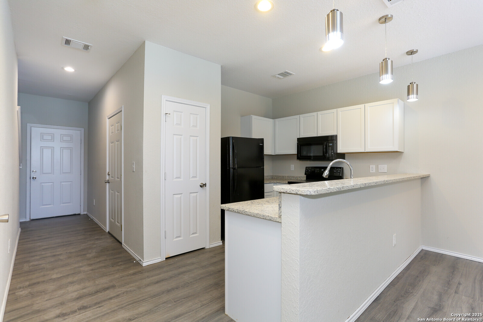 6922 Crestway Road San Antonio, TX 78239 - Photo 7 of 17