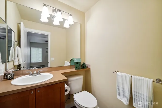 $2,175 | 12303 Harbour Pointe Boulevard, Unit FF208, Mukilteo, WA 98275