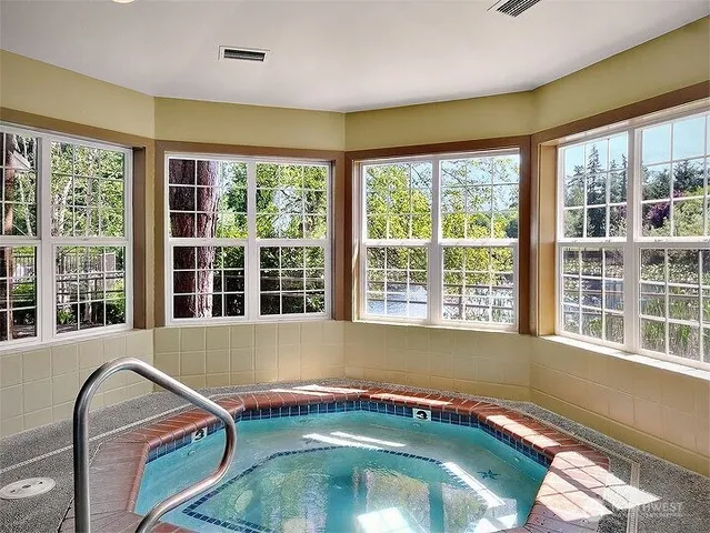 $2,175 | 12303 Harbour Pointe Boulevard, Unit FF208, Mukilteo, WA 98275