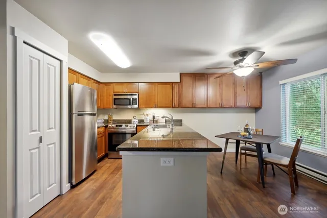 $2,175 | 12303 Harbour Pointe Boulevard, Unit FF208, Mukilteo, WA 98275