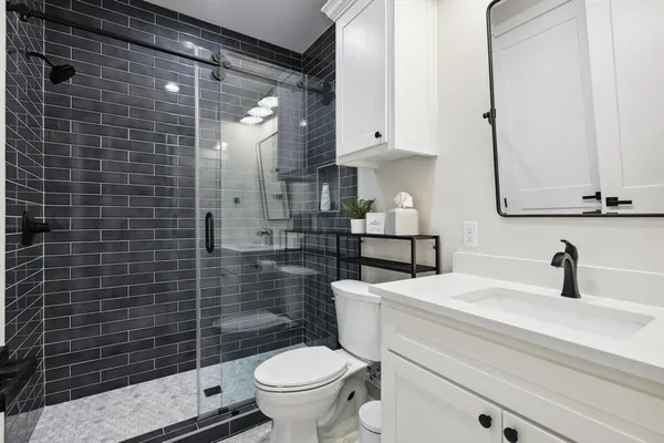 $1,949,000 | 413 Hoot Avenue, Graford, TX 76449