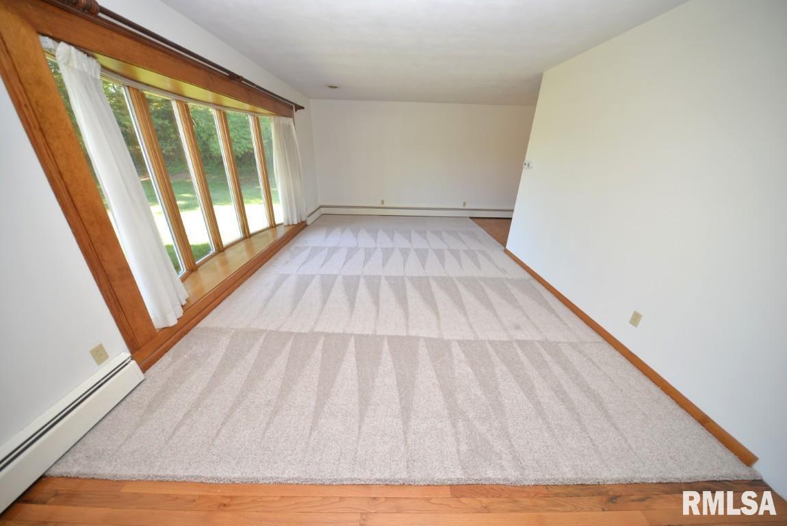 11455 East Richview Road Mount Vernon, IL 62864 - Photo 15 of 37 a view of wooden floor in a room