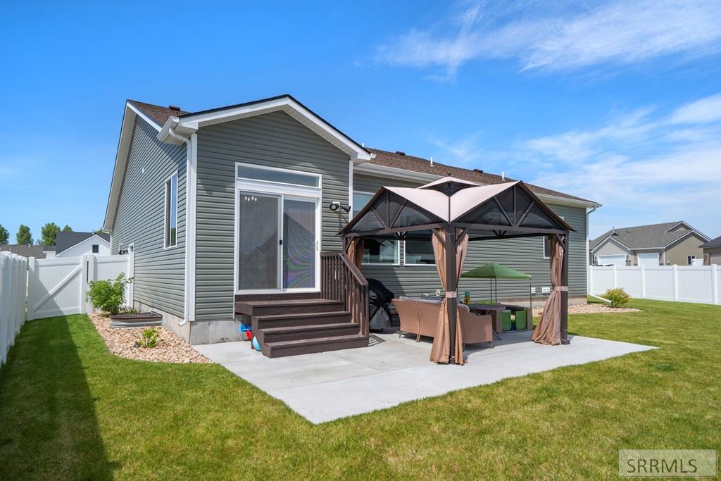 4594 Remuda Road Ammon, ID 83406 - Photo 4 of 27