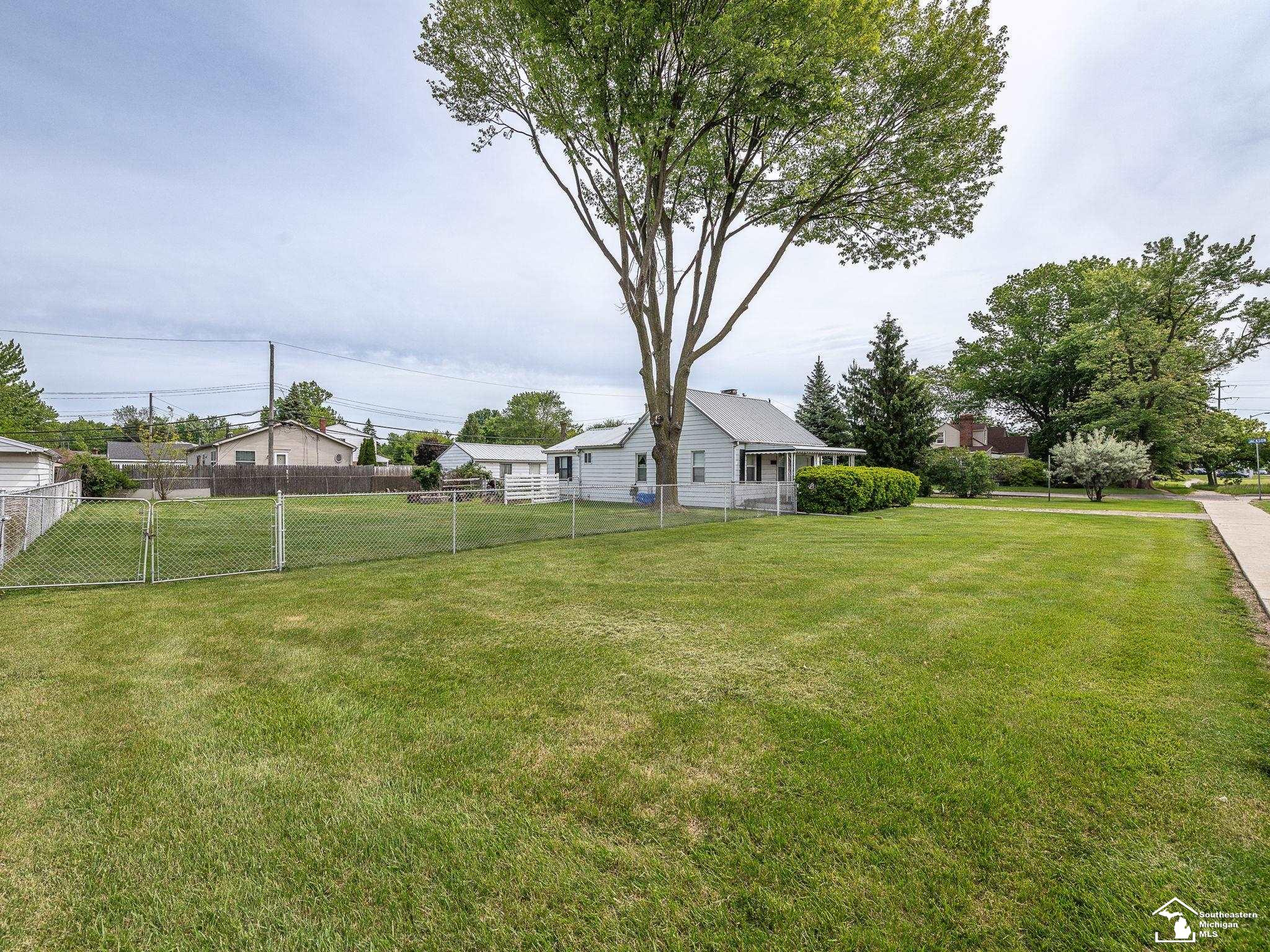 20212 Northline Road Taylor, MI 48180 - Photo 41 of 41 50185138-88109c43-efe3-46b4-aade-cc88714c6abe.JPG