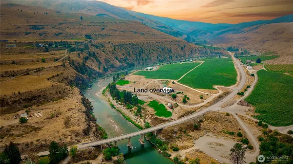 $990,000 | 385 Highway 153, Pateros, WA 98846