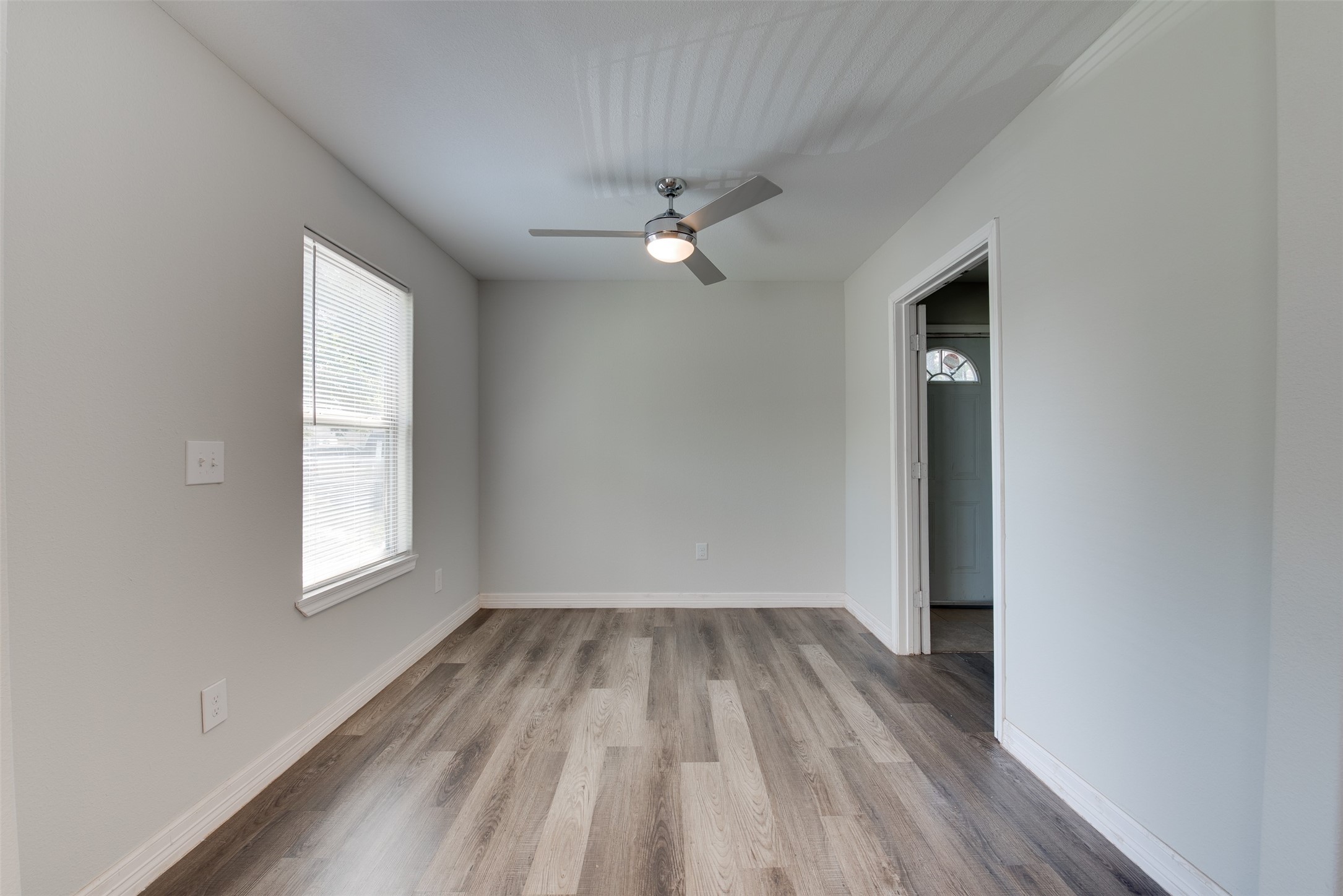 7601 Springdale Street Houston, TX 77028 - Photo 7 of 25