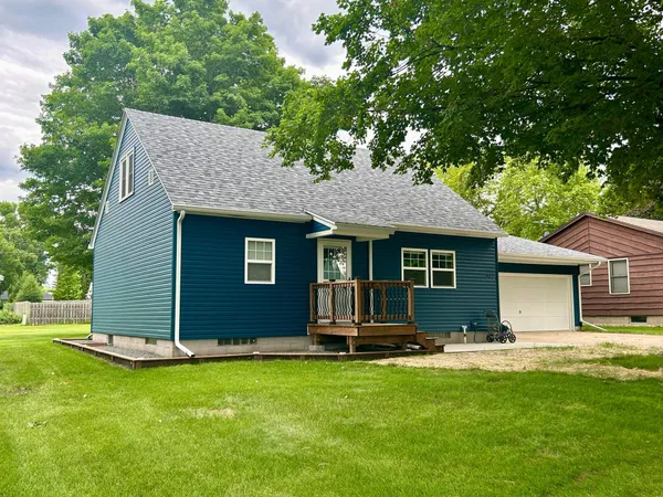 $249,900 | 512 8th Street, Gaylord, MN 55334