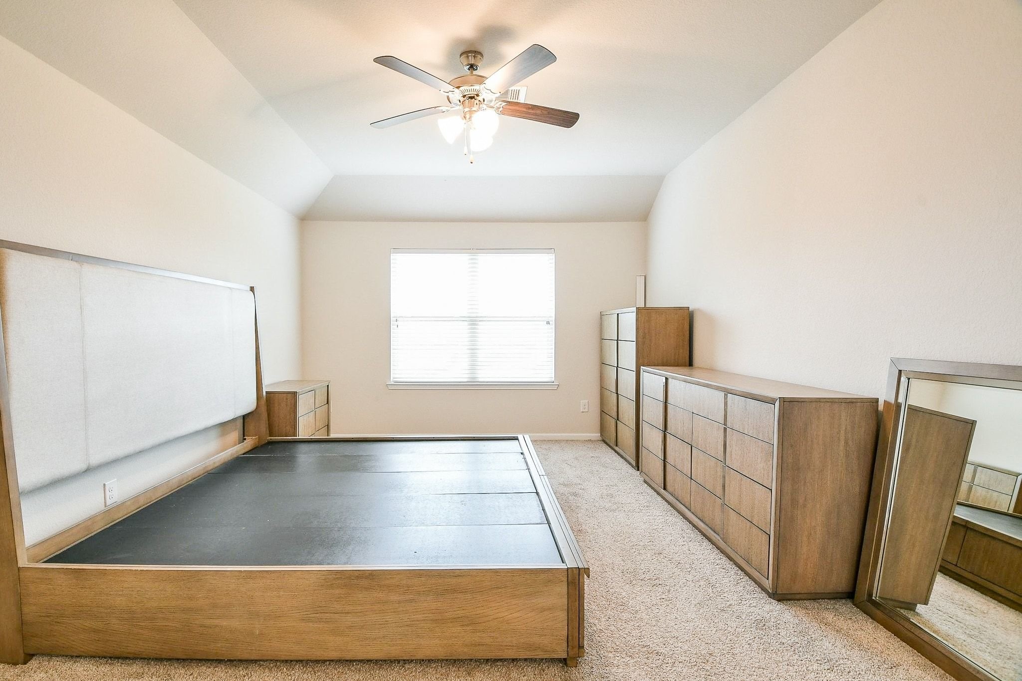 1515 Anyder Place Houston, TX 77047 - Photo 11 of 21 a view of a livingroom with wooden floor