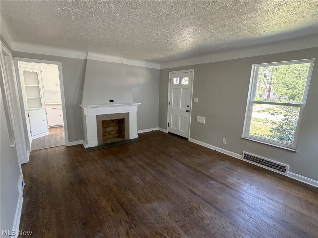 1555 Sheffield Road South Euclid, OH 44121 - Photo 4 of 21