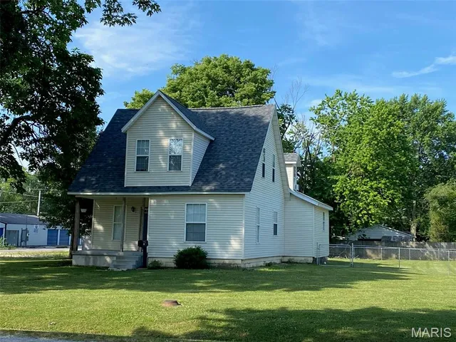 $124,500 | 201 North Vine Street, Nokomis, IL 62075